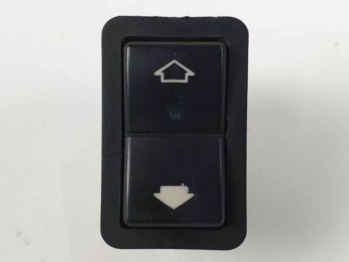 MANDO ELEVALUNAS DELANTERO DERECHO 8368974 BMW SERIE 7 (E38) Autodesguaces Alicante