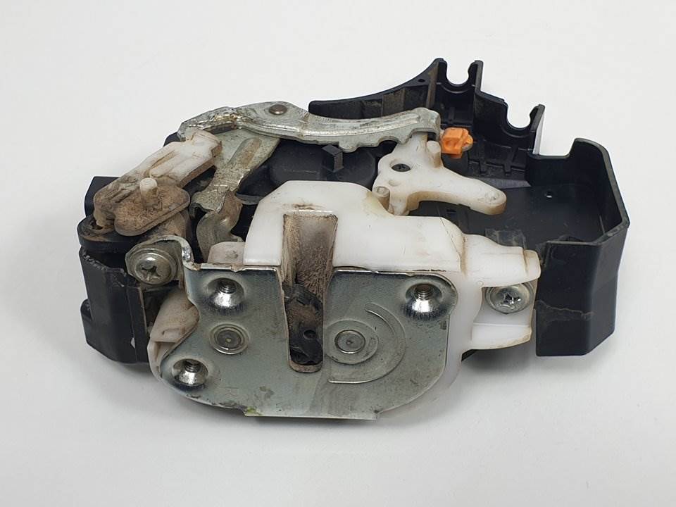 CERRADURA PUERTA TRASERA DERECHA - MITSUBISHI - COLT BERLINA 3 (Z30)
