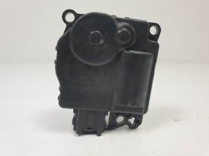 MOTOR APERTURA TRAMPILLAS CLIMATIZADOR H1BH19E616AA FORD PUMA Autodesguaces Alicante