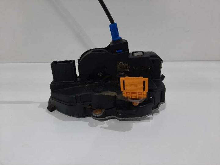 CERRADURA PUERTA DELANTERA DERECHA 3023880 OPEL ASTRA J LIM. Autodesguaces Alicante