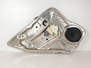 ELEVALUNAS TRASERO IZQUIERDO 981694104 MERCEDES CLASE C (W204) LIM. Autodesguaces Alicante