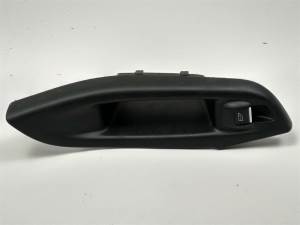 MANDO ELEVALUNAS TRASERO DERECHO BM5T14529AB FORD FOCUS LIM. (CB8) Autodesguaces Alicante