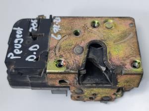 CERRADURA PUERTA DELANTERA DERECHA PEUGEOT 206 BERLINA Autodesguaces Alicante