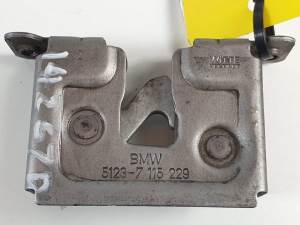 CERRADURA CAPOT 51237115229 BMW SERIE 5 BERLINA (E60) Autodesguaces Alicante