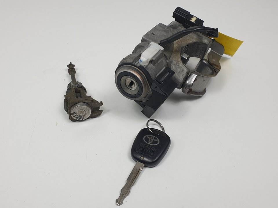 ANTIRROBO - 8978305010 - TOYOTA - AVENSIS BERLINA (T25)