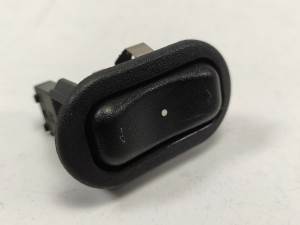 MANDO ELEVALUNAS DELANTERO DERECHO 13363100 CITROEN XANTIA BERLINA Autodesguaces Alicante