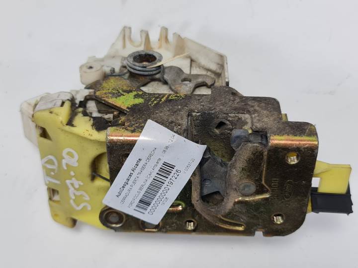 CERRADURA PUERTA TRASERA DERECHA XS41A26412BH FORD FOCUS BERLINA (CAK) Autodesguaces Alicante