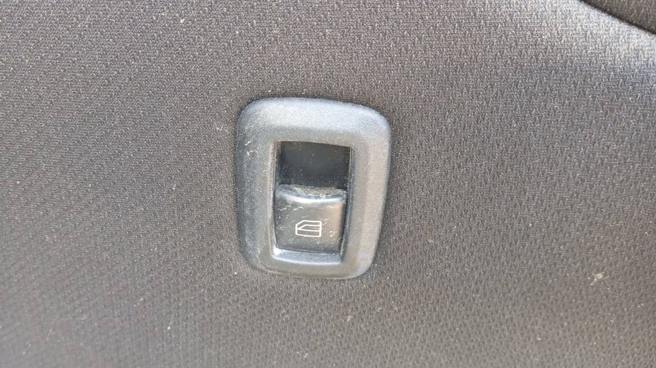 MANDO ELEVALUNAS TRASERO DERECHO