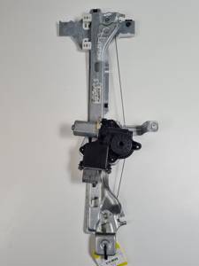 ELEVALUNAS TRASERO IZQUIERDO 9682808780 PEUGEOT 5008 (T87) Autodesguaces Alicante