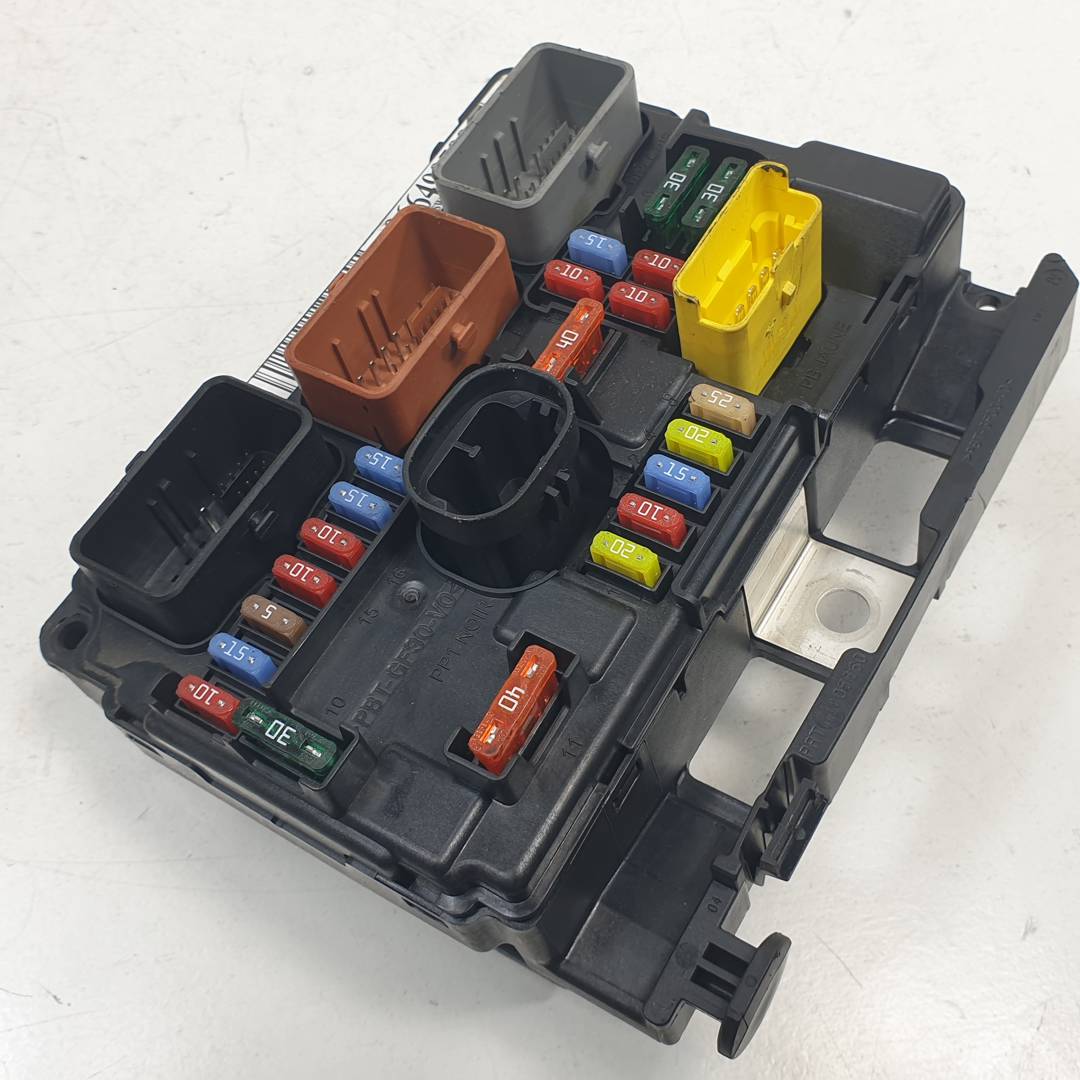 CAJA RELES / FUSIBLES - 9664997880 - PEUGEOT - 207