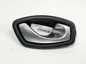 MANETA INTERIOR DELANTERA DERECHA 806700005R RENAULT LAGUNA III Autodesguaces Alicante