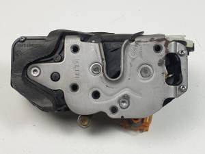 CERRADURA PUERTA DELANTERA IZQUIERDA 13579522 OPEL ZAFIRA TOURER Autodesguaces Alicante