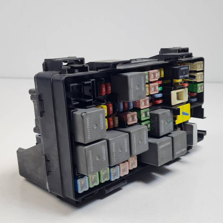 CAJA RELES / FUSIBLES 56049720AT CHRYSLER GRAND VOYAGER Autodesguaces Alicante