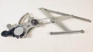 ELEVALUNAS DELANTERO DERECHO 8571058010 TOYOTA LAND CRUISER (J12) Autodesguaces Alicante