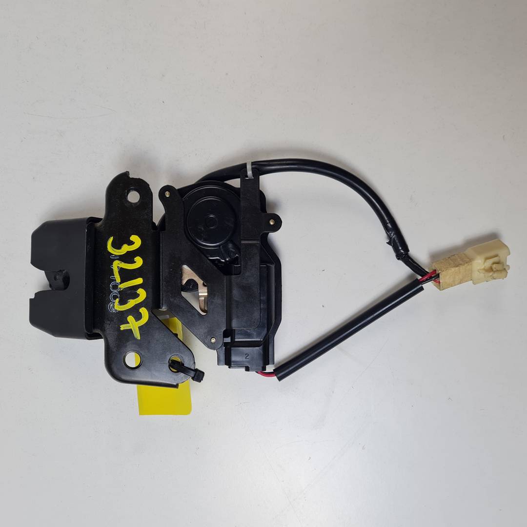 CERRADURA MALETERO / PORTON - TOYOTA - AVENSIS BERLINA (T25)