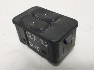 MANDO ELEVALUNAS DELANTERO IZQUIERDO 13363201 OPEL ASTRA G BERLINA Autodesguaces Alicante