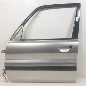 PUERTA DELANTERA IZQUIERDA MITSUBISHI MONTERO iO / PININ (H60/H70) Autodesguaces Alicante