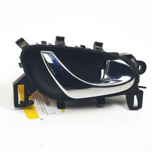 MANETA INTERIOR TRASERA DERECHA 806704EA0A NISSAN QASHQAI (J11) Autodesguaces Alicante