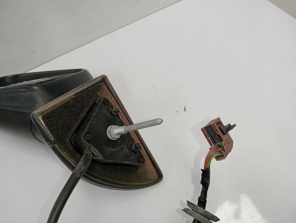 RETROVISOR IZQUIERDO