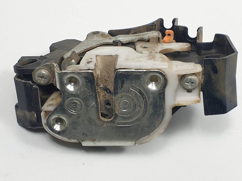 CERRADURA PUERTA DELANTERA DERECHA - MITSUBISHI - COLT BERLINA 3 (Z30)