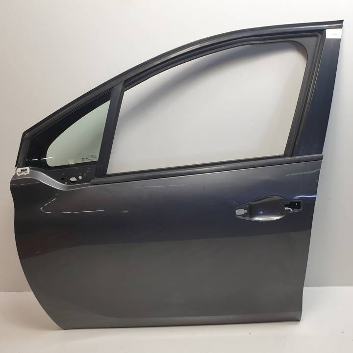 PUERTA DELANTERA IZQUIERDA PEUGEOT 208 Autodesguaces Alicante