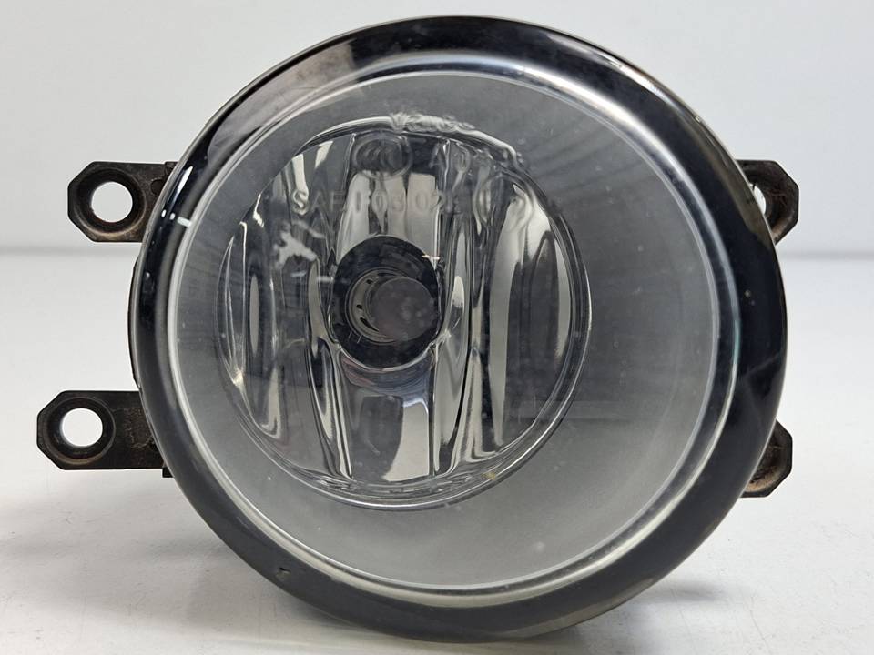 FARO ANTINIEBLA DERECHO 812100D041 TOYOTA YARIS (KSP9/SCP9/NLP9) Autodesguaces Alicante
