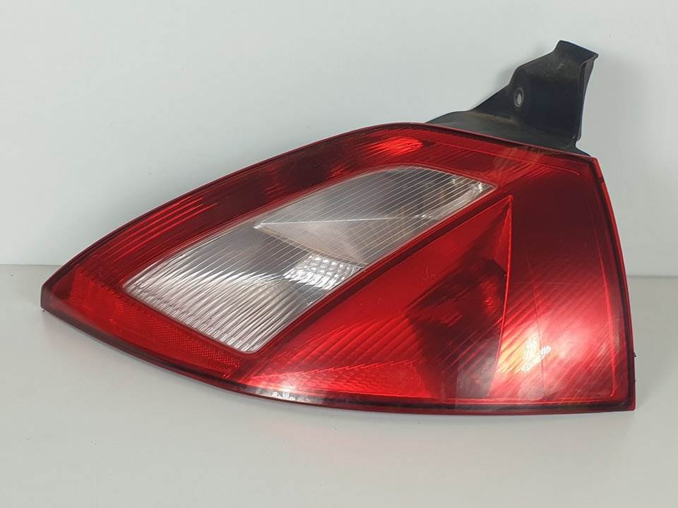 PILOTO TRASERO DERECHO - 8200073237E - RENAULT - MEGANE II BERLINA 5P