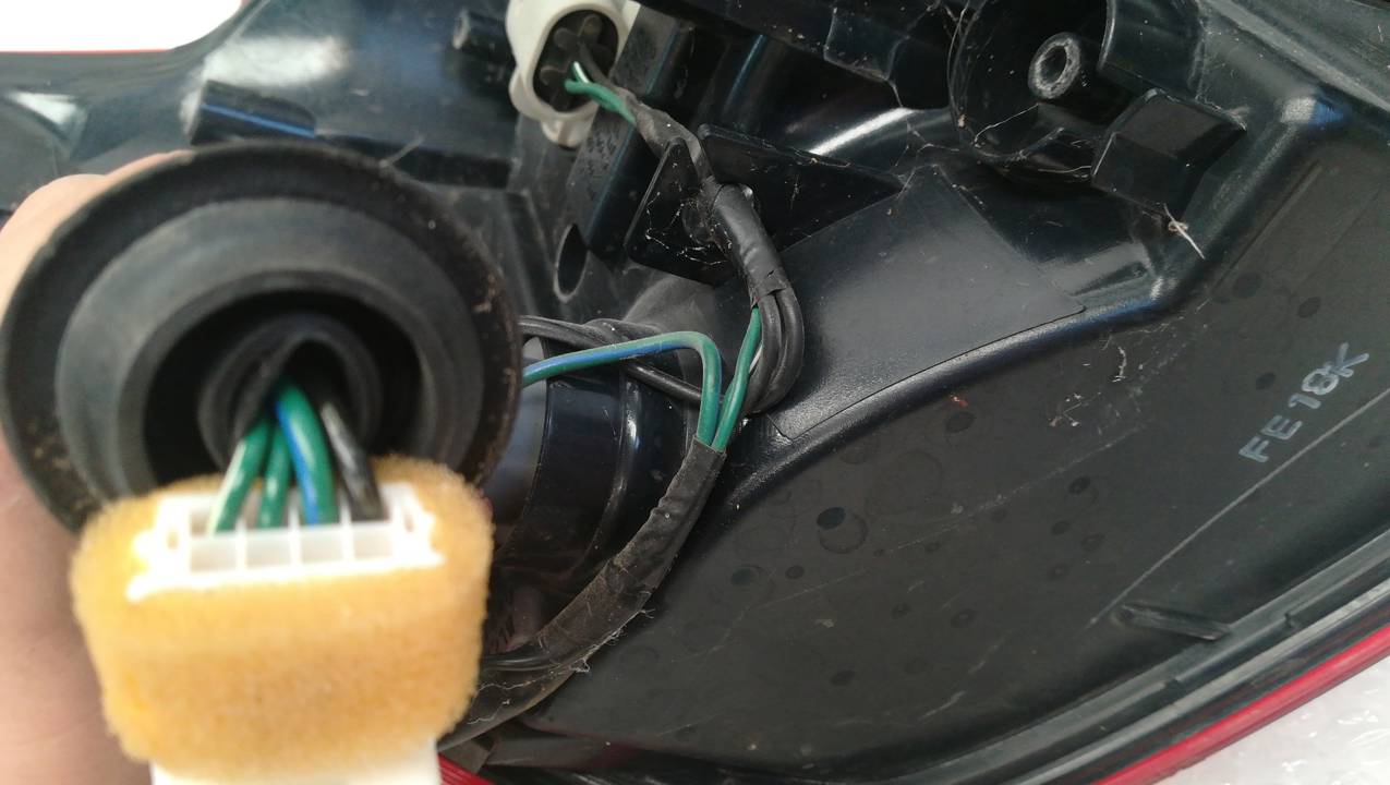 PILOTO TRASERO DERECHO