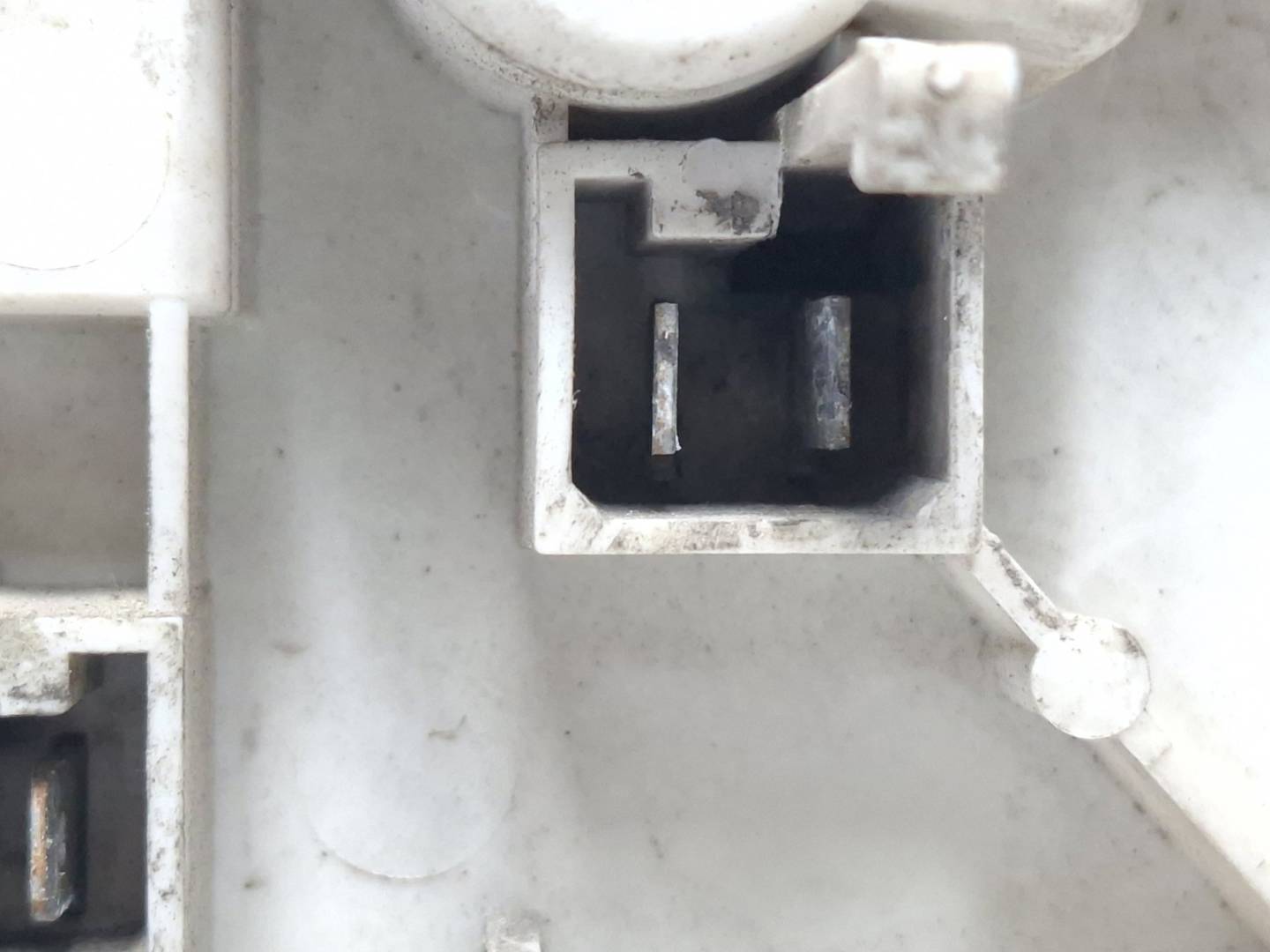 Foto 5 de Piloto Trasero Izquierdo Peugeot 205 Berlina (1983–1998)