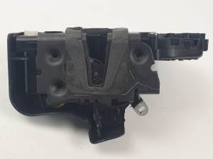 CERRADURA PUERTA TRASERA IZQUIERDA 7H5A26413AD LAND ROVER EVOQUE Autodesguaces Alicante