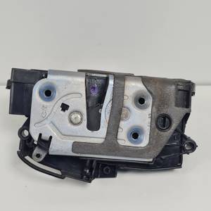 CERRADURA PUERTA TRASERA DERECHA 8A6AA26412AE FORD FIESTA (CB1) Autodesguaces Alicante