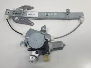 ELEVALUNAS TRASERO IZQUIERDO 82731JG00A NISSAN X-TRAIL (T31) Autodesguaces Alicante