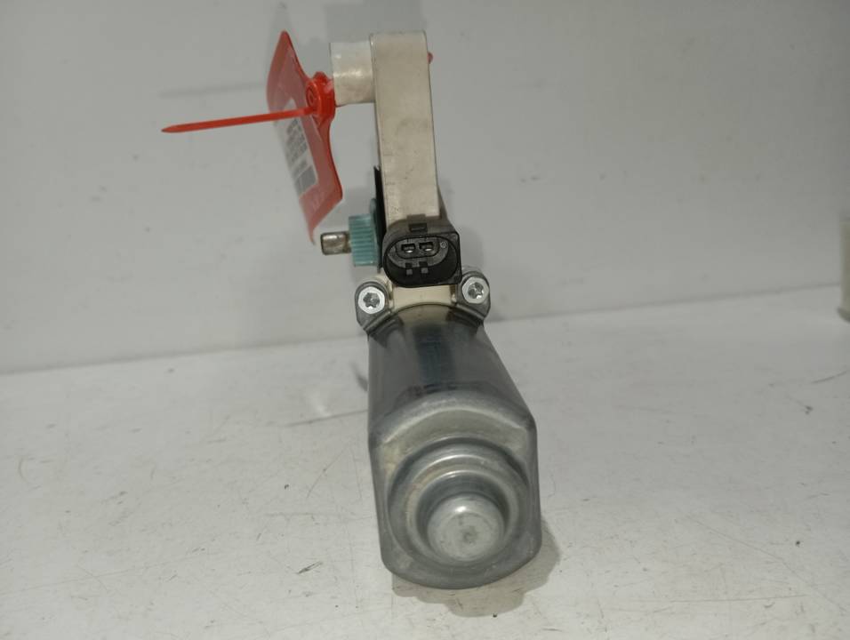 MOTOR ELEVALUNAS DELANTERO DERECHO