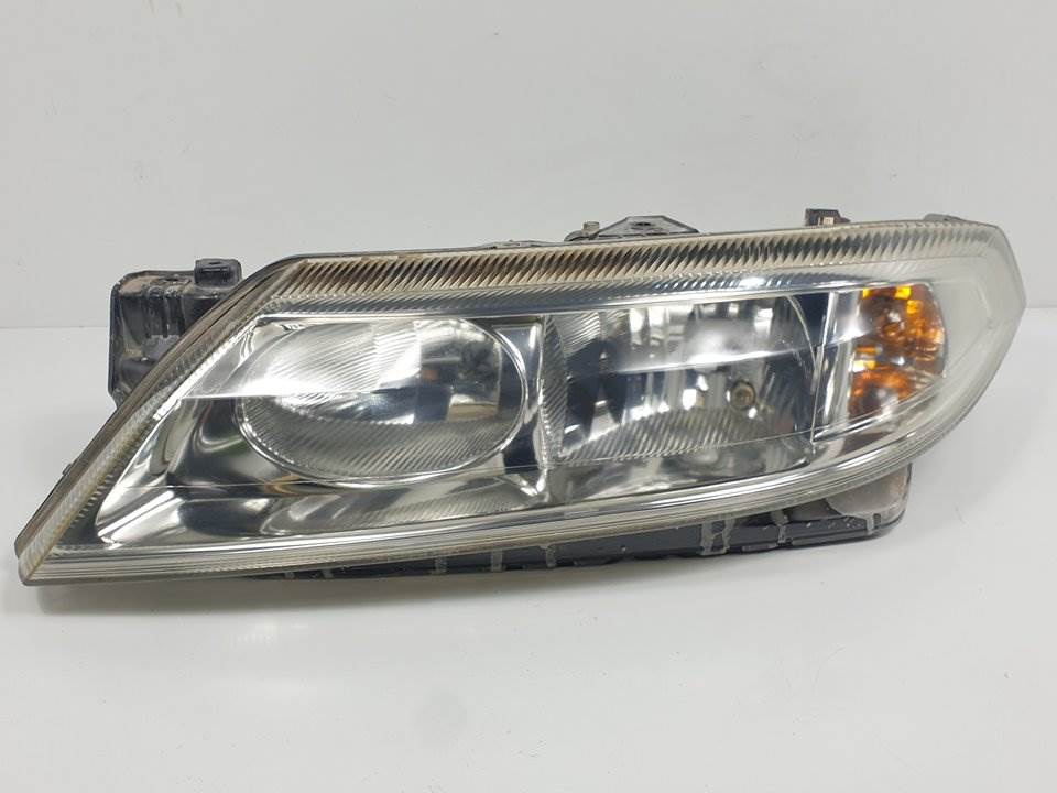 Phare gauche - 8200002845 - RENAULT - LAGUNA II (BG0)