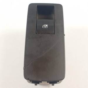 MANDO ELEVALUNAS TRASERO DERECHO 13301888 OPEL INSIGNIA BERLINA Autodesguaces Alicante