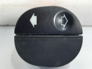 MANDO ELEVALUNAS DELANTERO DERECHO 42936 FORD FIESTA (CBK) Autodesguaces Alicante