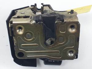 CERRADURA PUERTA DELANTERA IZQUIERDA RENAULT CLIO II FASE II (B/CB0) Autodesguaces Alicante