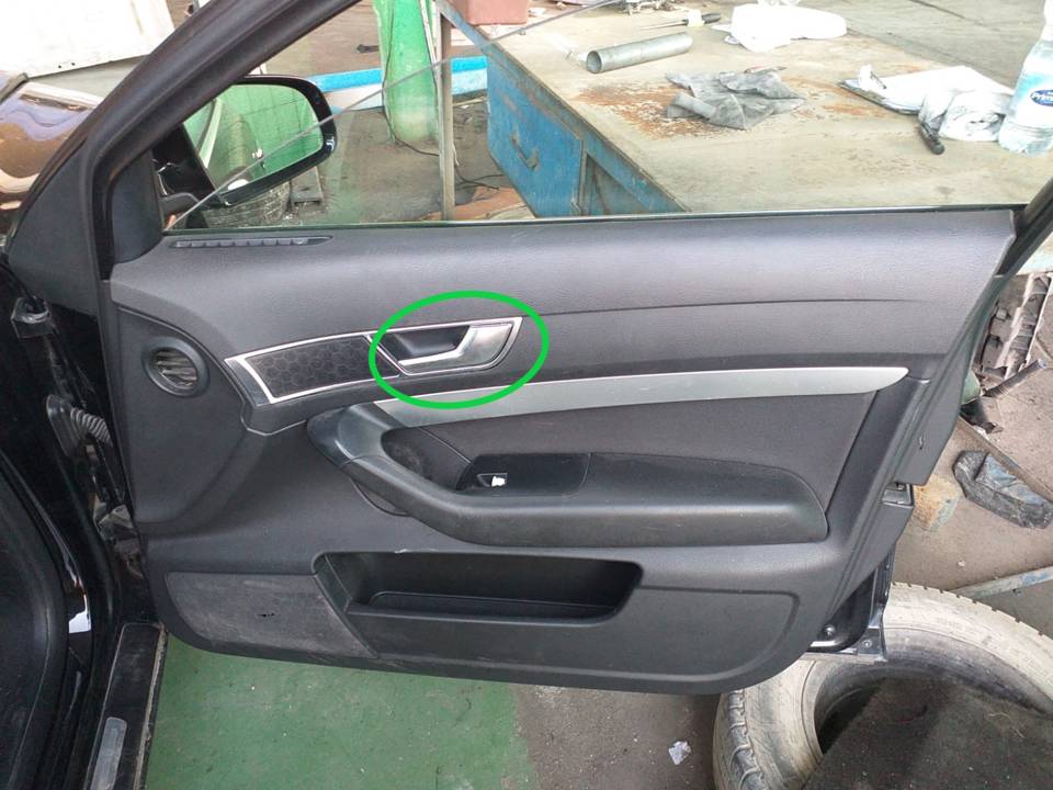 MANETA INTERIOR DELANTERA DERECHA