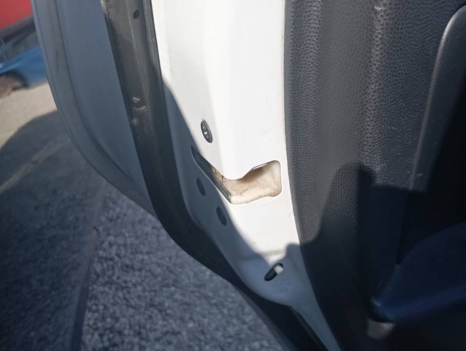 CERRADURA PUERTA TRASERA IZQUIERDA