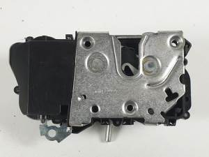 CERRADURA PUERTA DELANTERA IZQUIERDA 9135H5 CITROEN XANTIA BERLINA Autodesguaces Alicante
