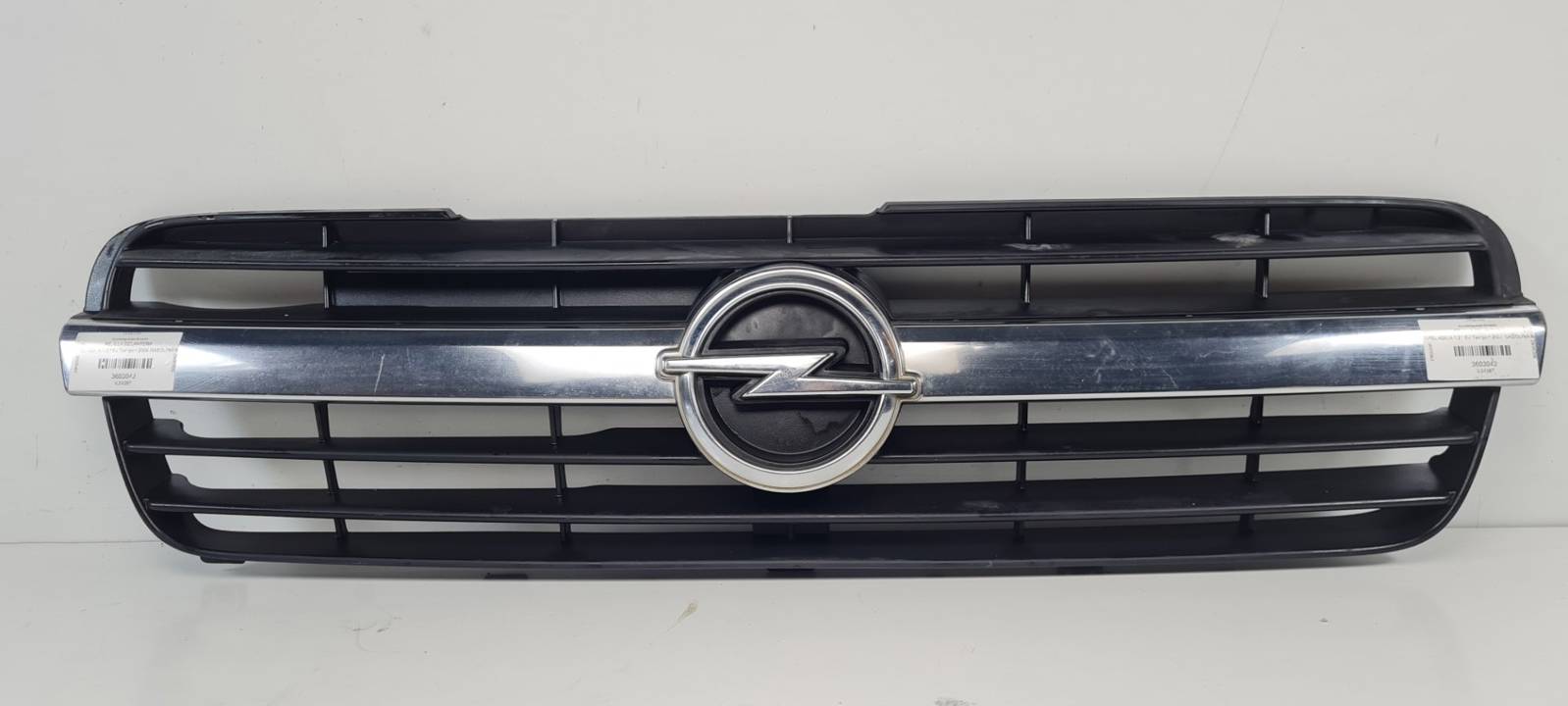 REJILLA DELANTERA 09212425 OPEL AGILA Autodesguaces Alicante