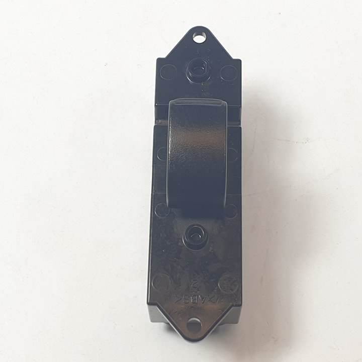 MANDO ELEVALUNAS DELANTERO DERECHO - 8608A061 - MITSUBISHI - OUTLANDER (CW0)