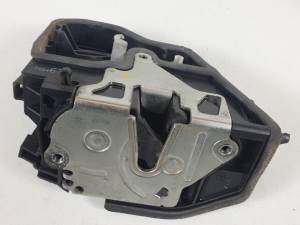 CERRADURA PUERTA TRASERA DERECHA 7154630 BMW SERIE 5 BERLINA (E60) Autodesguaces Alicante