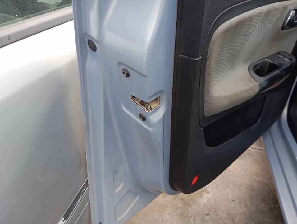 CERRADURA PUERTA DELANTERA IZQUIERDA