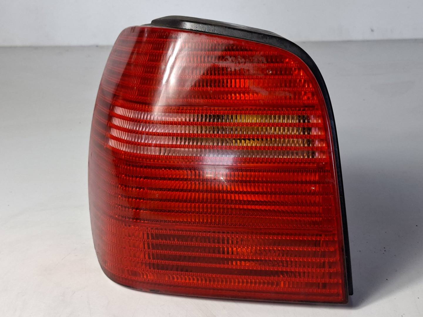 Piloto Trasero Izquierdo Volkswagen Polo Berlina (6n1) (1994–1999)