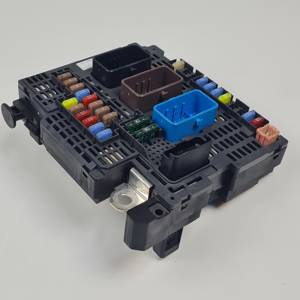 CAJA RELES / FUSIBLES 9813136780 OPEL GRANDLAND X Autodesguaces Alicante