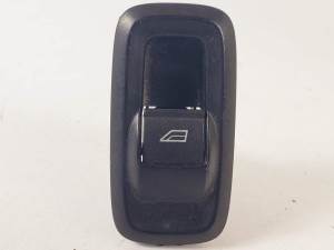 MANDO ELEVALUNAS DELANTERO DERECHO 8A6T14529AB FORD FIESTA (CB1) Autodesguaces Alicante