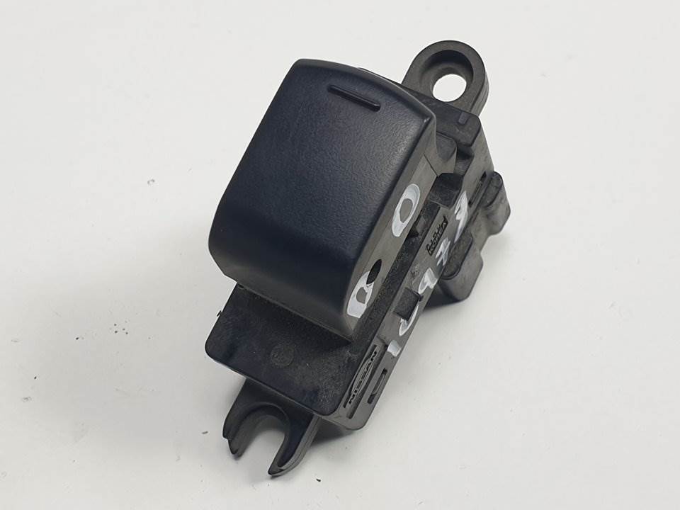 MANDO ELEVALUNAS DELANTERO DERECHO - NISSAN - NOTE (E11E)