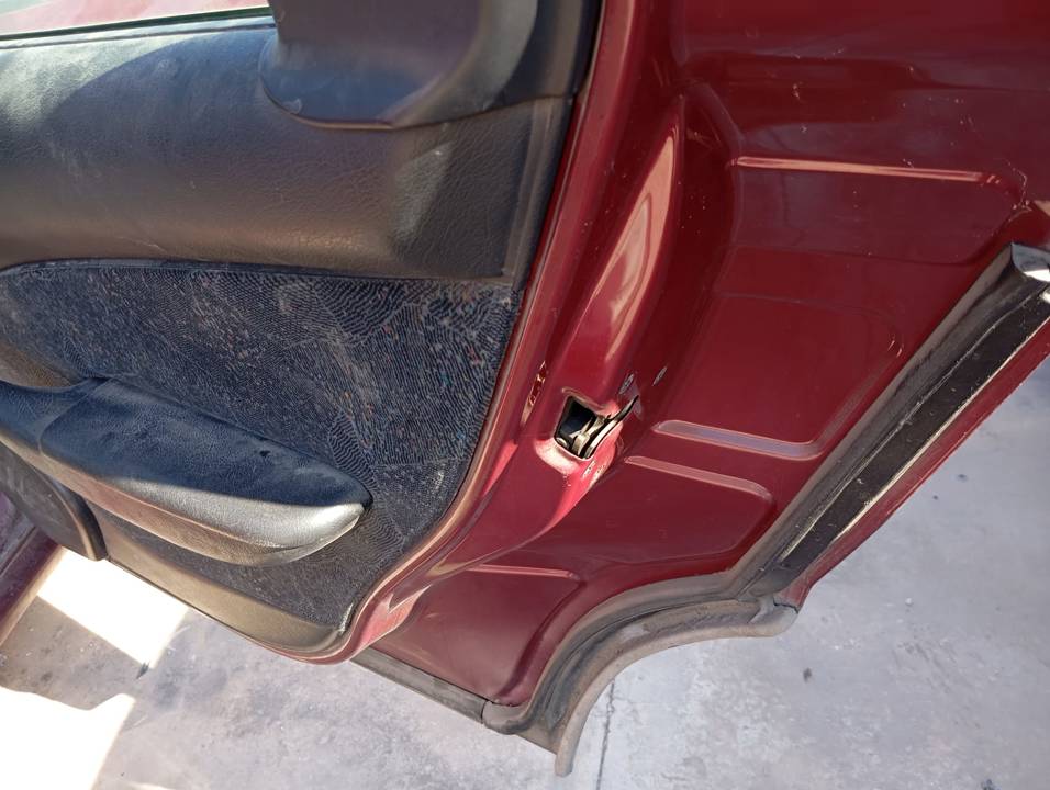 CERRADURA PUERTA TRASERA DERECHA