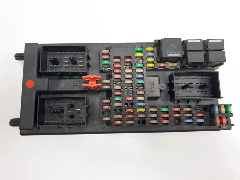 CAJA RELES / FUSIBLES - AH2214F041AE - LAND ROVER - DISCOVERY 4